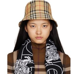 Burberry Check Bucket Hat - Size M